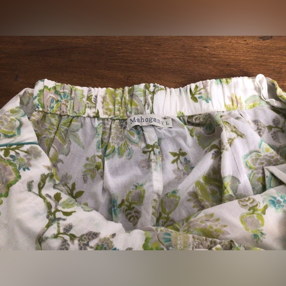 Pajama set comes with bottoms - Picture 8 of 10